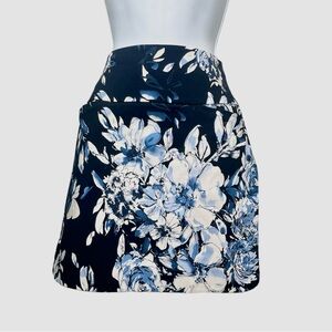 Women’s ☀️ S.C.&CO. Skort Floral size small
